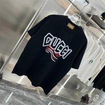 BALENCIAGA x Gucc1 スーパーコピー コラボTシャツ 2026 ロゴ 波線 シンプル デザイン バレンシアガ