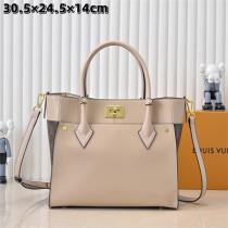 LOUIS VUITTON 偽物 ハンドバッグ ブラック レザー ゴールド金具 シンプル ルイヴィトン