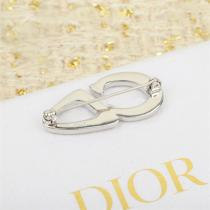DIOR コピー ブローチ 高品質 CDロゴ シルバー 高級感 エレガント ディオール 