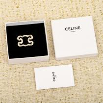 CELINE 偽物 ブローチ 高品質 ゴールド ロゴ インパクト 高級感 セリーヌ