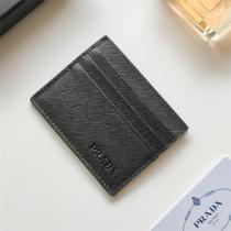 プラダ コピー カードケース サフィアーノレザー ブラック SPHERE ロゴ コンパクト PRADA 