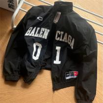 BALENCIAGA 偽物 ジャケット ロゴ 01 ブラック スポーティ シンプル バレンシアガ 
