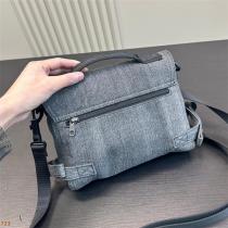 BALENCIAGA コピー ハンドバッグ キャンバス ロゴ ミリタリー ディテール コンパクト バレンシアガ 