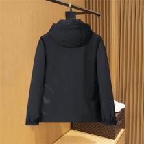 バーバリー スーパーコピー ジャケット 騎士プリント フード付き 現代的 アート感 BURBERRY