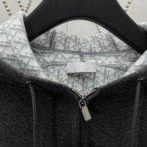 DIOR スーパーコピー ジャケット グレー フード付き ロゴ エンブレム 上品 ディオール