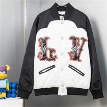 LOUIS VUITTON コピー ジャケット ホワイト キルティング ロゴプリント 歴史 ルイヴィトン