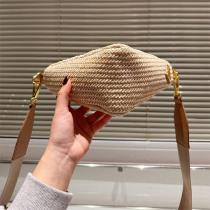 プラダ 偽物 バッグ 三角シルエット ロゴ エンボス ストロー素材 ショルダーストラップ PRADA