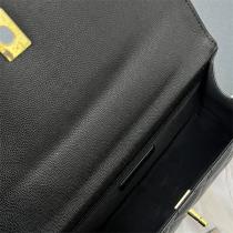 CH 偽物 クラシックフラップバッグ 黒レザー ゴールドロゴ チェーン CH 