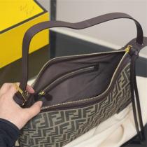 フェンデイ 偽物 ショルダーバッグ キャンバス素材 FFロゴ ダークブラウン レザー FENDI