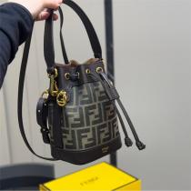 フェンデイ コピー ショルダーバッグ キャンバス FFロゴ 巾着型 ブラウン レザー FENDI