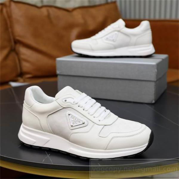 プラダ スーパーコピー スニーカー スムースレザー×トライアングルロゴ 軽量＆耐久性 PRADA
