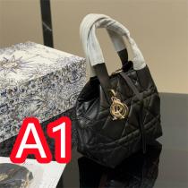 DIOR スーパーコピー ハンドバッグ モノグラムデザイン ネイビーブルー アイボリー ゴールドチャーム ディオール