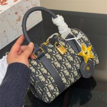  ディオール 偽物 ハンドバッグ ピンク ダイヤモンドキルティング ロゴチャーム ゴールド金具 DIOR