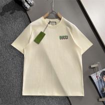 個性際立つ Gucc1 偽物 Tシャツ ポップロゴデザイン ブラック＆ホワイト 洗練 Gucc1