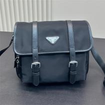 PRADA スーパーコピー ショルダーバッグ ナイロン レザー トリム ダブルバックル プラダ