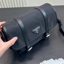 PRADA スーパーコピー ショルダーバッグ ナイロン レザー トリム ダブルバックル プラダ