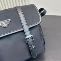 PRADA スーパーコピー ショルダーバッグ ナイロン レザー トリム ダブルバックル プラダ