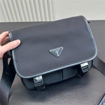 プラダ コピー ショルダーバッグ ナイロン レザー トリム ダブルバックル PRADA