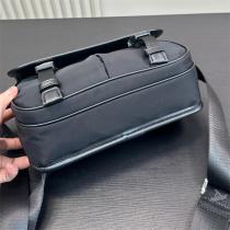 プラダ コピー ショルダーバッグ ナイロン レザー トリム ダブルバックル PRADA