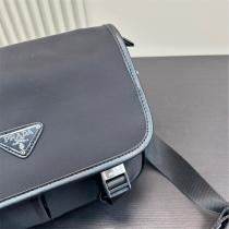 プラダ コピー ショルダーバッグ ナイロン レザー トリム ダブルバックル PRADA