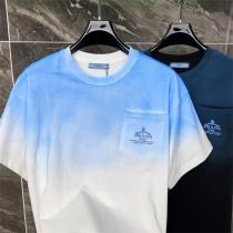 PRADA コピー Tシャツ グラデーション ブラック×ネイビー 左胸 ロゴ プラダ