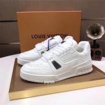 LOUIS VUITTON スーパーコピー スニーカー「LVトレイナー」メタリックロゴ×厚底デザイン ルイヴィトン
