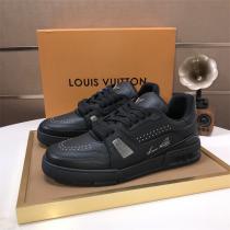 LOUIS VUITTON スーパーコピー スニーカー「LVトレイナー」メタリックロゴ×厚底デザイン ルイヴィトン