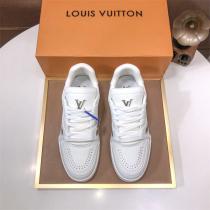 LOUIS VUITTON スーパーコピー スニーカー「LVトレイナー」メタリックロゴ×厚底デザイン ルイヴィトン