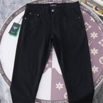 PRADA スーパーコピー デニムパンツ スリムフィット×レッドラインタグ 洗練されたデザイン プラダ