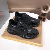 PRADA 偽物 スムースレザースニーカー トライアングルロゴプレート×厚底ソール プラダ