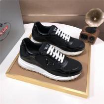PRADA 偽物 スムースレザースニーカー トライアングルロゴプレート×厚底ソール プラダ
