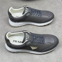 PRADA スーパーコピー バイカラースニーカー 洗練されたホワイト×ダークグレー クッション性抜群 プラダ