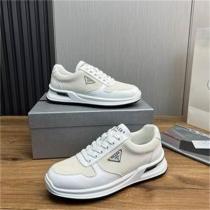 プラダ スーパーコピー エレガントスニーカー レザー×メッシュ×トライアングルロゴ 軽量＆通気性 PRADA