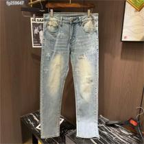 CHROME HEARTS 偽物 ジーンズ ライトブルー×控えめクロスパッチ ヴィンテージ×洗練スタイル クロムハーツ