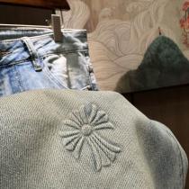 CHROME HEARTS 偽物 ジーンズ ライトブルー×控えめクロスパッチ ヴィンテージ×洗練スタイル クロムハーツ