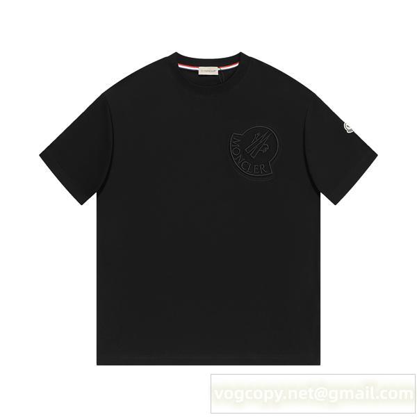 モンクレール 偽物 Tシャツ ロゴ刺繍 トーン・オン・トーン 高級感 カジュアル スタイリッシュ モンクレール 