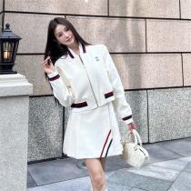 MIUMIU コピー セットアップ アイボリー ジャケット スカート ストライプ リブ編み ゴールドバックル ミュウミュウ 