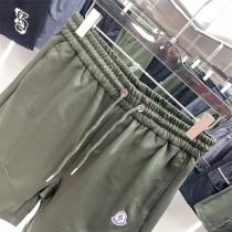 モンクレール スーパーコピー ハーフパンツ トリコロールストライプ ロゴパッチ スポーティー モンクレール 