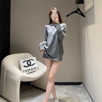 ミュウミュウ コピー 上下セット ボーダー柄 長袖ポロシャツ ショートパンツ 上品 カジュアル スタイリッシュ MIUMIU