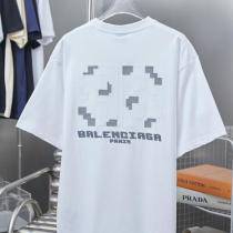 バレンシアガ 偽物 Tシャツ BBロゴ ピクセル風 ブラック グラフィック ストリートファッション BALENCIAGA