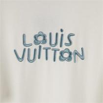 LOUIS VUITTON コピー Tシャツ アイボリー 花柄ロゴ クラシック ラグジュアリー感 シンプル ルイヴィトン