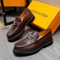 LOUIS VUITTON スーパーコピー ビジネスシューズ ブラックレザー パターンエンボス ロゴバックル デザイン ルイヴィトン