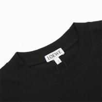 ロエベ スーパーコピー Tシャツ ブラック「L」モチーフ ロゴ入り 上品なコットン素材 高級感 カジュアルアイテム LOEWE