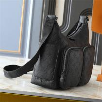 ルイヴィトン コピー ショルダーバッグ ブラックレザー モノグラム 大ポケット 実用的 収納力 LOUIS VUITTON