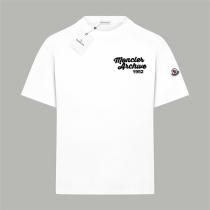 モンクレール 偽物 Tシャツ メンズ 縦ロゴデザイン モノトーン 歴史を感じ お洒落 MONCLER