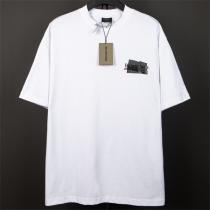 BALENCIAGA スーパーコピー 黒Tシャツ ガムテープ風ロゴプリント アート感 個性派 ストリート バレンシアガ