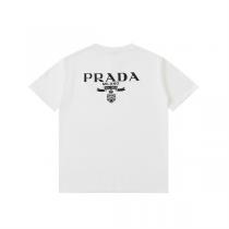 プラダ コピー ロゴTシャツ バックプリント トライアングルパッチ 洗練カジュアル PRADA