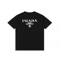 プラダ コピー ロゴTシャツ バックプリント トライアングルパッチ 洗練カジュアル PRADA