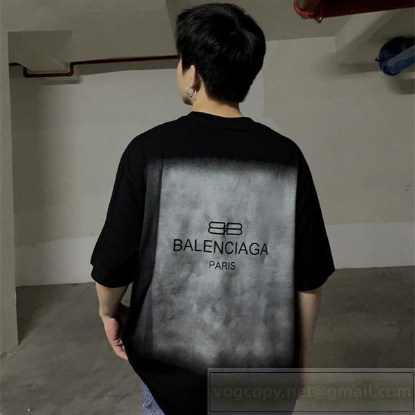 バレンシアガ コピー Tシャツ バックプリントグラデーション ロゴデザイン パリ トレンド BALENCIAGA