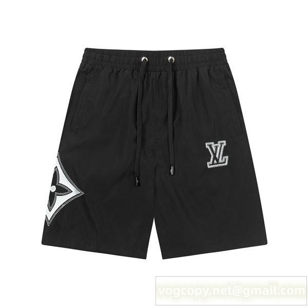 LOUIS VUITTON 偽物 モノグラム フラワー＆ロゴ ワンポイント デザイン ハーフパンツ ルイヴィトン